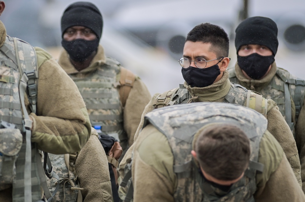 Illinois National Guard Members Return Home From Washington, D.C. Deployment