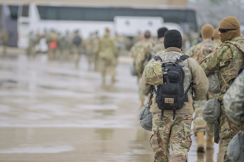 Illinois National Guard Members Return Home From Washington, D.C. Deployment