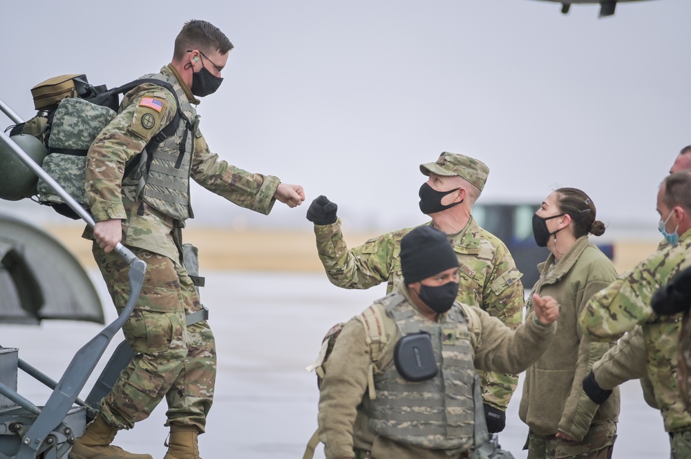 Illinois National Guard Members Return Home From Washington, D.C. Deployment