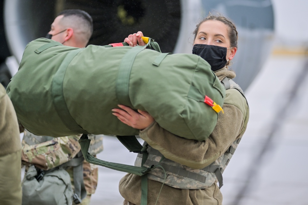 Illinois National Guard Members Return Home From Washington, D.C. Deployment