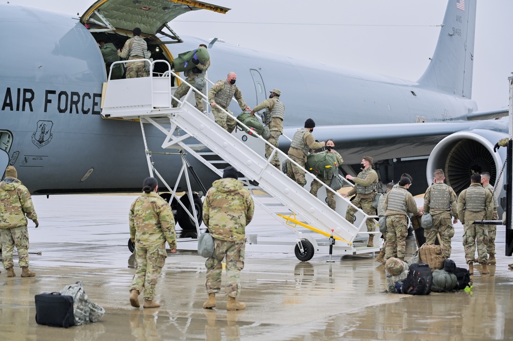 DVIDS Images Illinois National Guard Members Return Home From