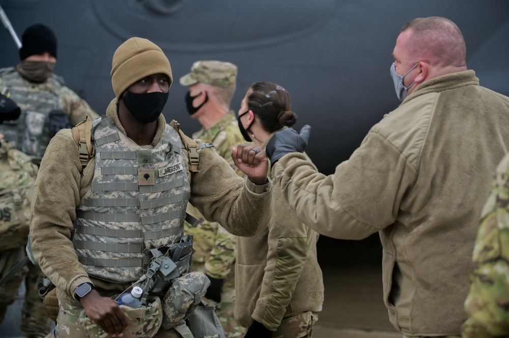 Illinois National Guard Members Return Home From Washington, D.C. Deployment