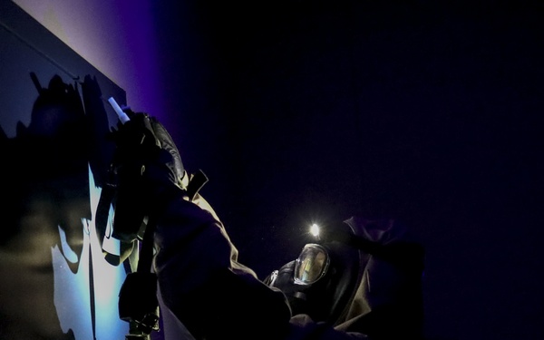1st Marine Division CBRN trains at Guardian Centers