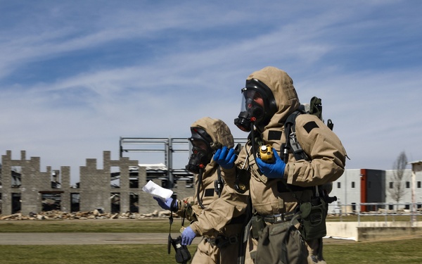 1st Marine Division CBRN trains at Guardian Centers