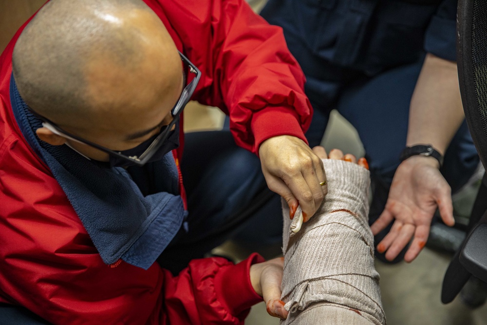 USS Curtis Wilbur Conducts Medical Training