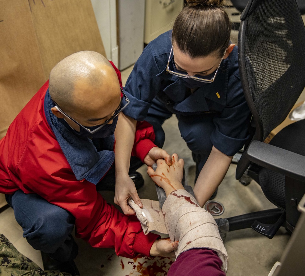 USS Curtis Wilbur Conducts Medical Training