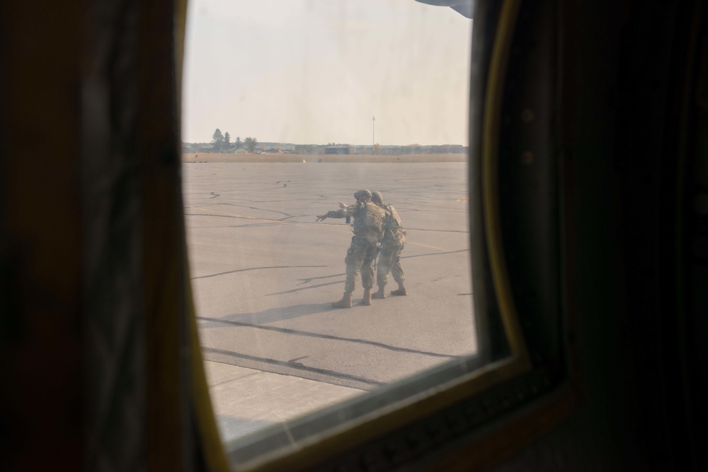 934th Aeromedical Evacuation Squadron provide in-flight critical care