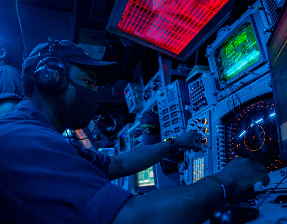 USS Curtis Wilbur Conducts a Ballistic Missile Defense Scenario