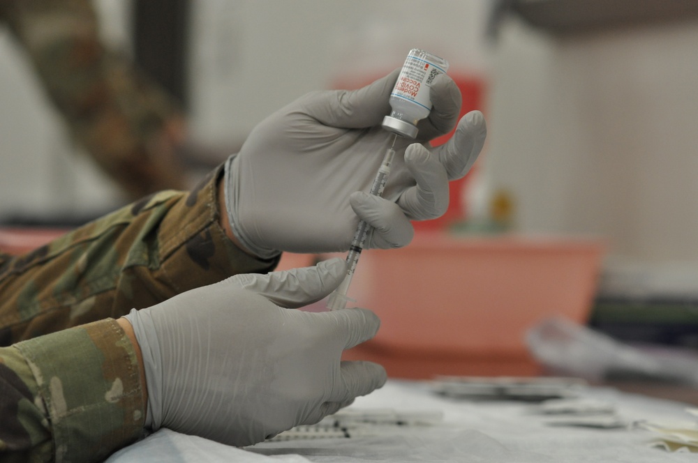 Oregon Guard personnel receive COVID-19 vaccine