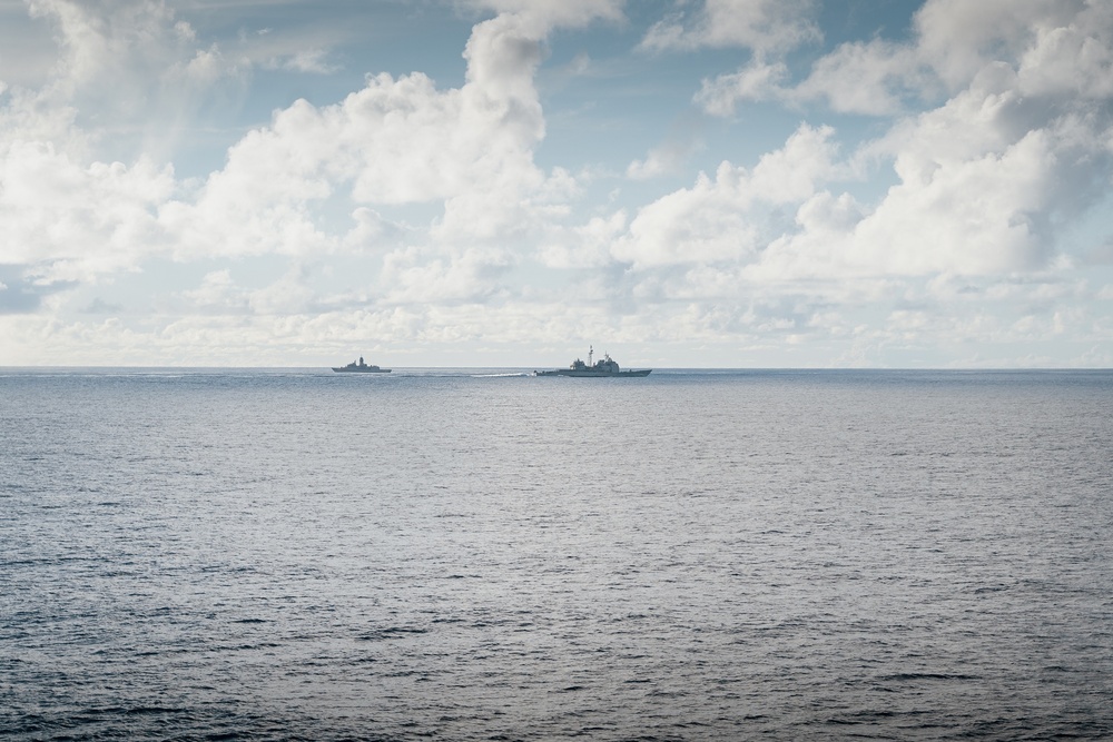 USS Bunker Hill PASSEX with Royal Australian Navy