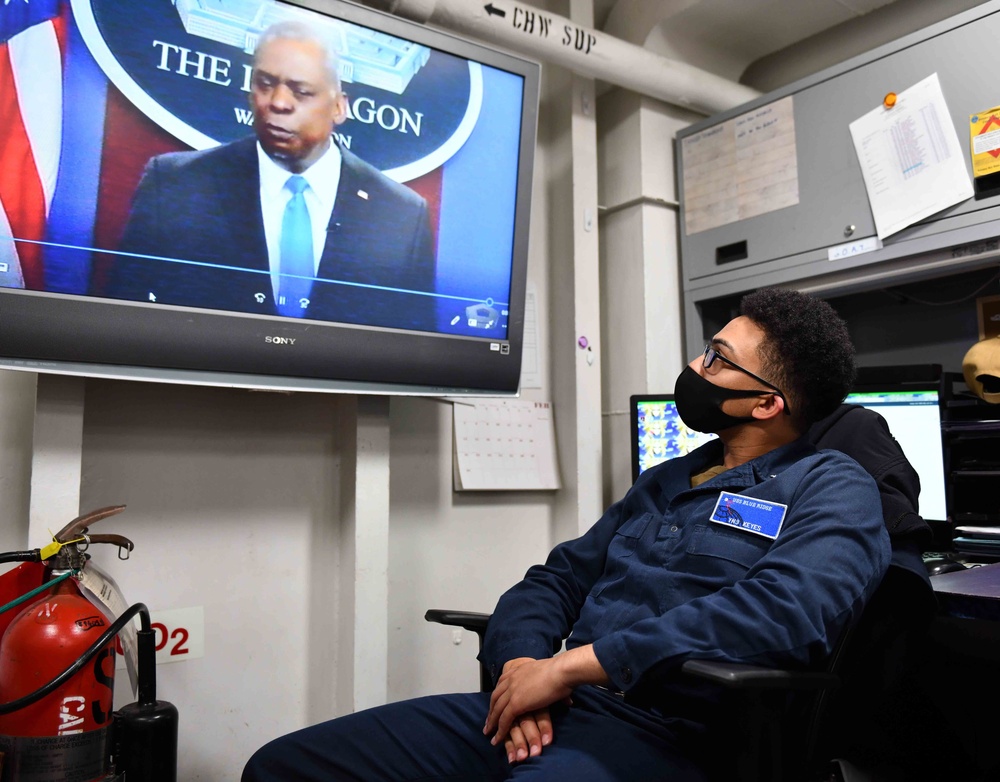 USS Blue Ridge Conducts Extremism Training