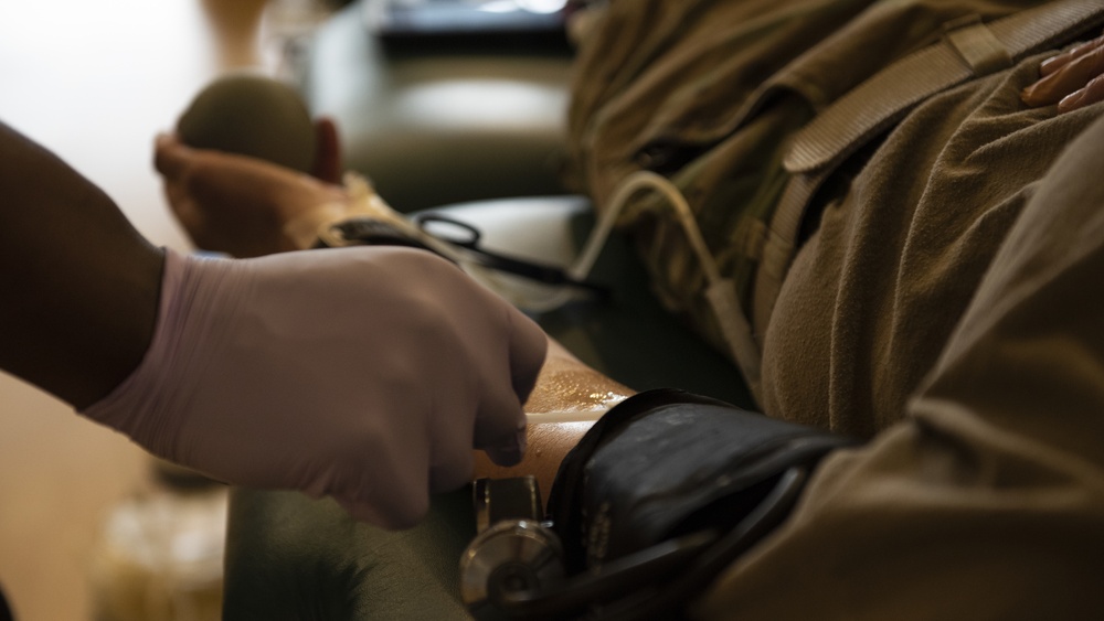 Service Members Donate Blood