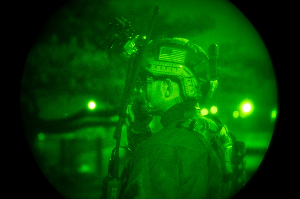 EOD Unmanned System Platoon Conducts Night Drills