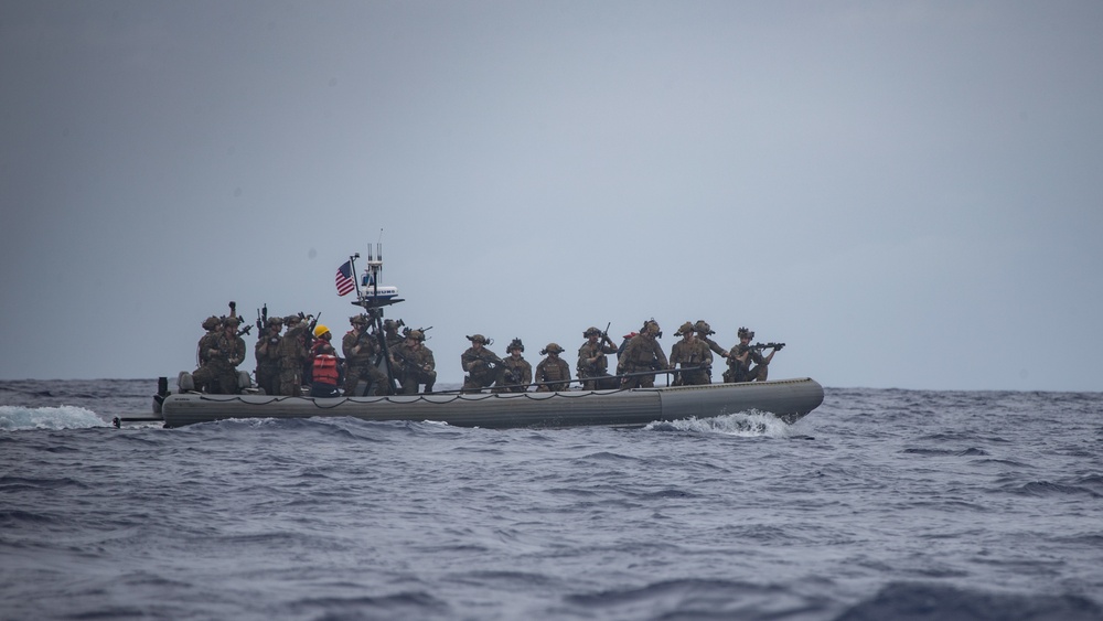 Reconnaissance Marines perform a VBSS exercise