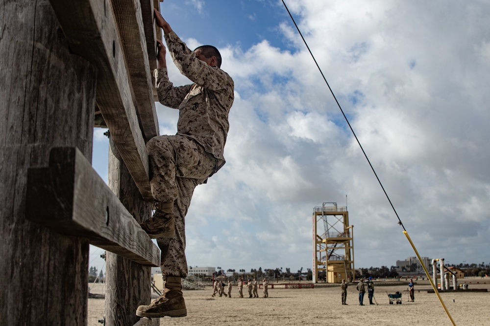 Lima Company, 3rd Recruit Training Battalion Conducts Confidence Course