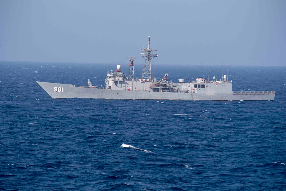 USS Somerset PASSEX with Egyptian Navy