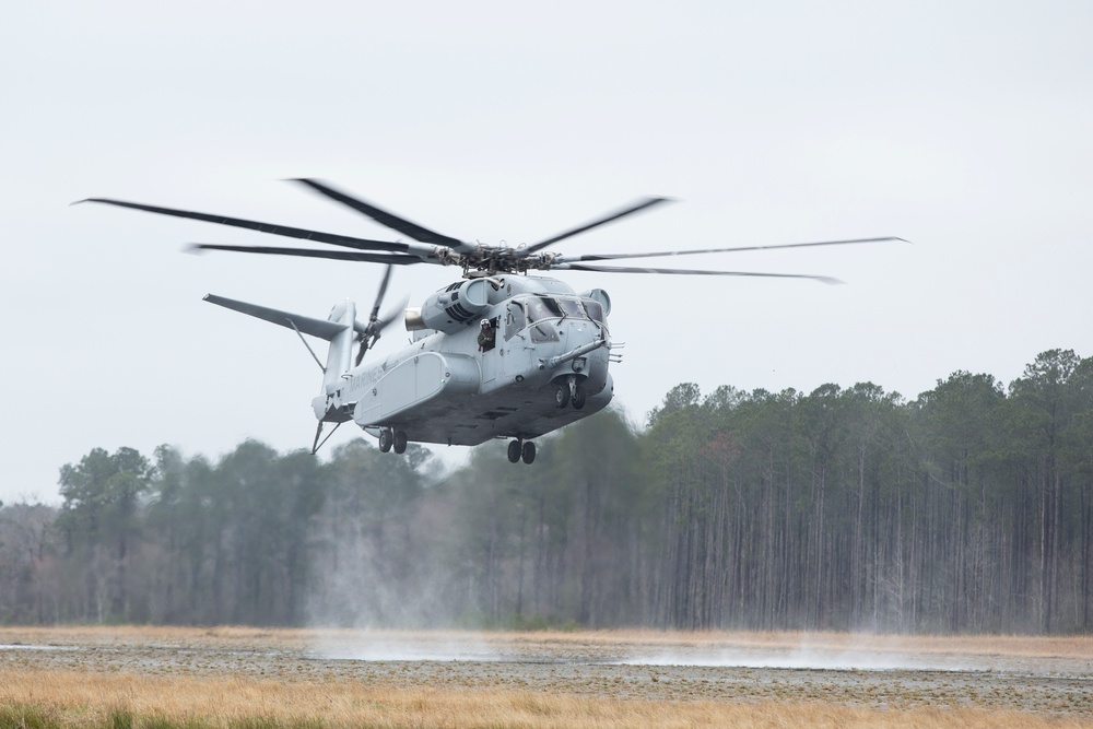 America’s top Marine general rides in new, state-of-the-art helicopter