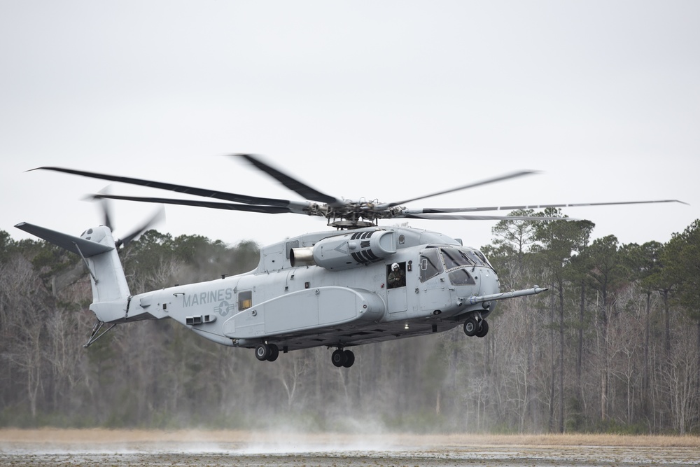 America’s top Marine general rides in new, state-of-the-art helicopter