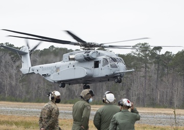 America’s top Marine general rides in new, state-of-the-art helicopter