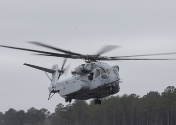 America’s top Marine general rides in new, state-of-the-art helicopter