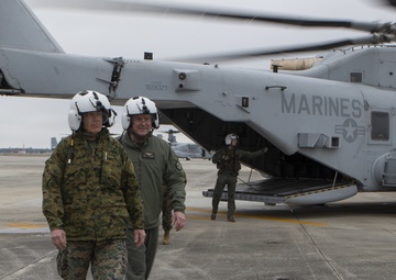 America’s top Marine general rides in new, state-of-the-art helicopter
