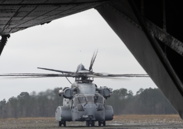 America’s top Marine general rides in new, state-of-the-art helicopter