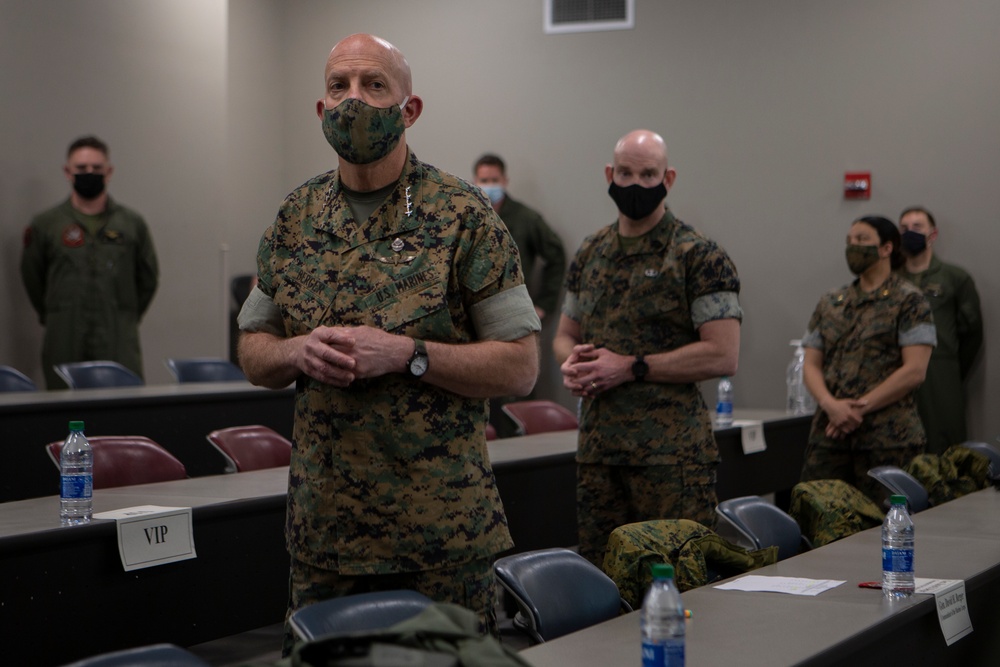 America’s top Marine general rides in new, state-of-the-art helicopter