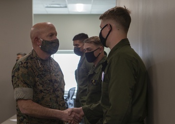 America’s top Marine general rides in new, state-of-the-art helicopter