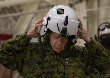 America’s top Marine general rides in new, state-of-the-art helicopter