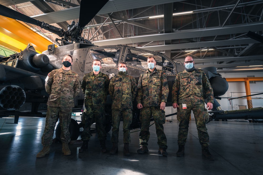 Bundeswehr Rapid Forces Division visits 12th Combat Aviation Brigade