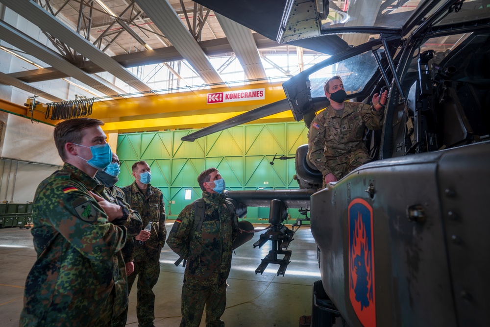 Bundeswehr Rapid Forces Division visits 12th Combat Aviation Brigade