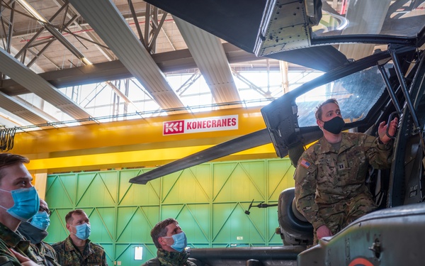 Bundeswehr Rapid Forces Division visits 12th Combat Aviation Brigade