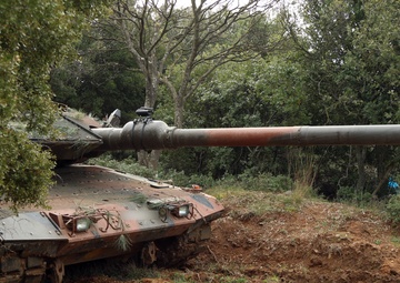 Armored units from US and Greece train force-on-force