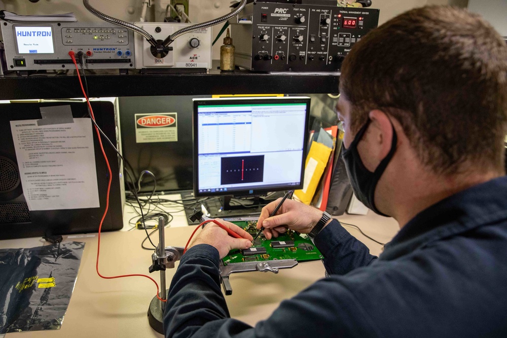 Arlington Sailors utilize 2M workstation