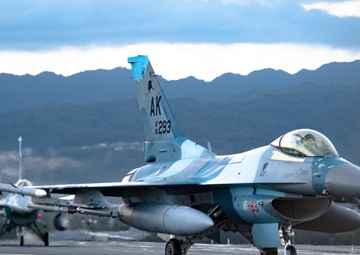 Hawaiian Raptors hold fighter exercise with Alaska-based ‘Aggressors’