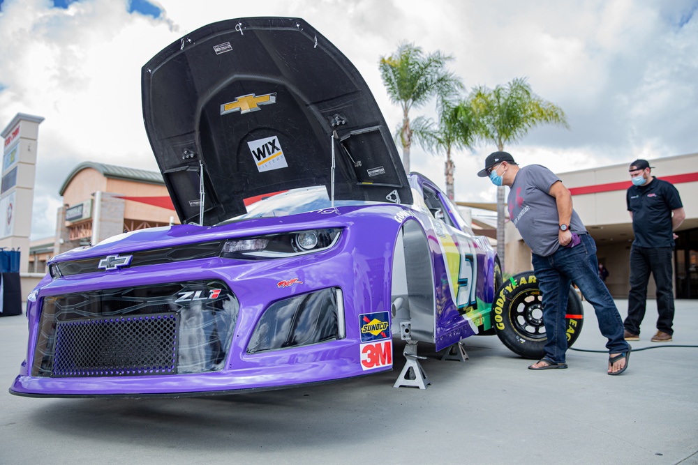 A race to Miramar: Josh Bilicki and team visits