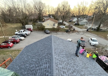 Whiteman volunteers, community band together to replace roof for Knob Noster family