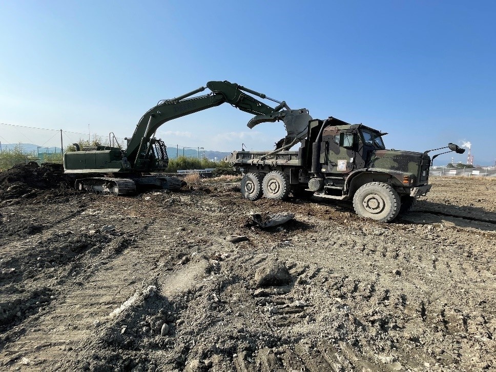 NMCB-4 Conducts Landfill Cap and Closure Project
