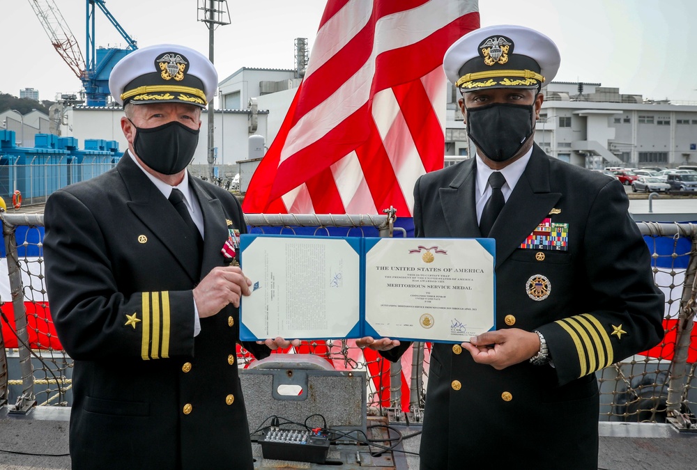 USS Mustin Conducts Change of Command