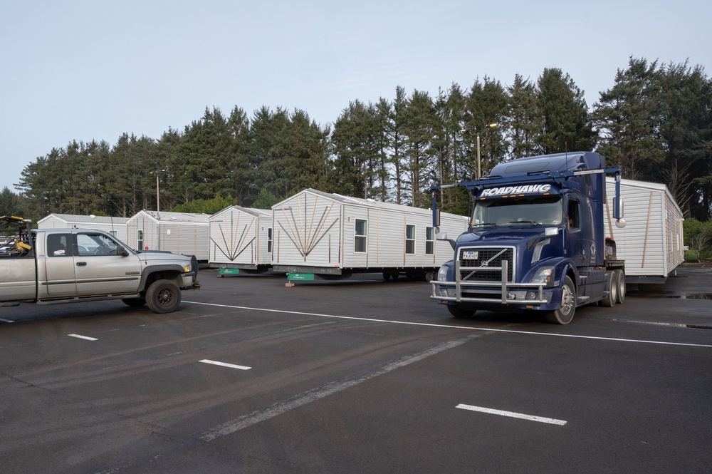 Mobile Homes Arrive at Lincoln City