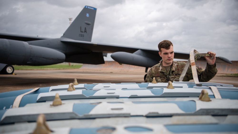 Second Bomb Wing executes Combat Hammer