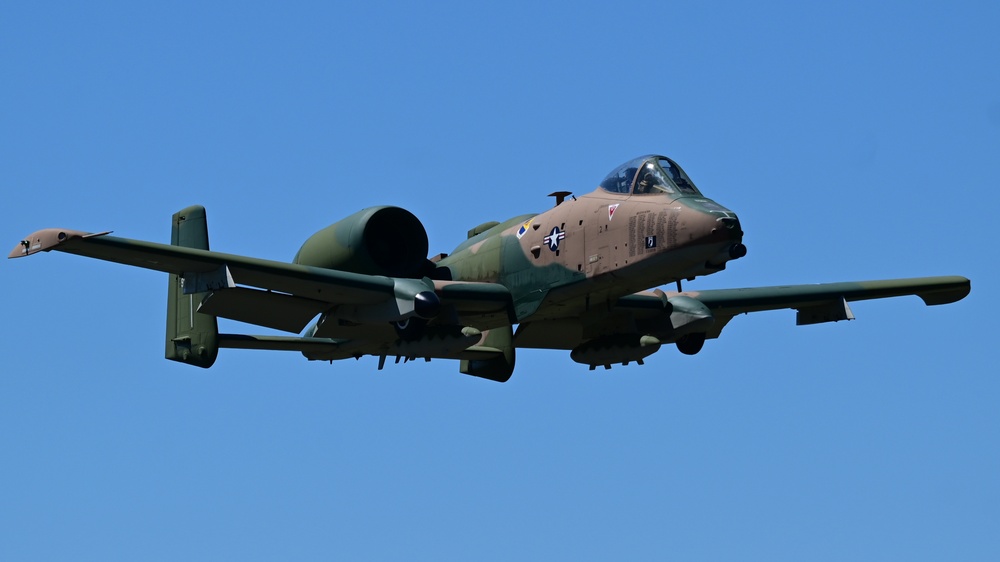 A-10 Thunderbolt II Demonstration Team lands in Texas