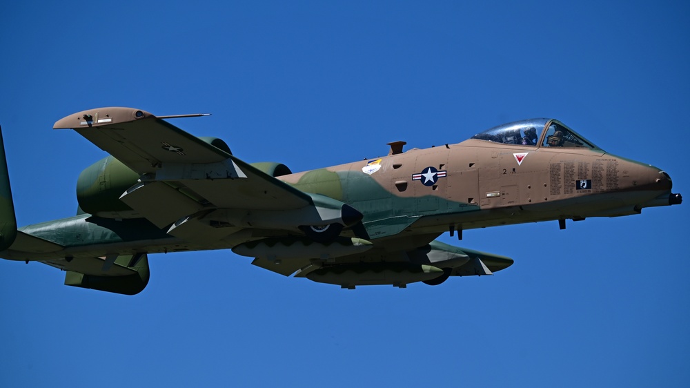 A-10 Thunderbolt II Demonstration Team lands in Texas