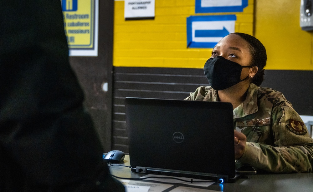 Service members support FEMA’s mission of vaccinating New York