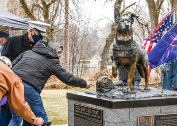 75th SFS MWD handlers honor war dog heroes