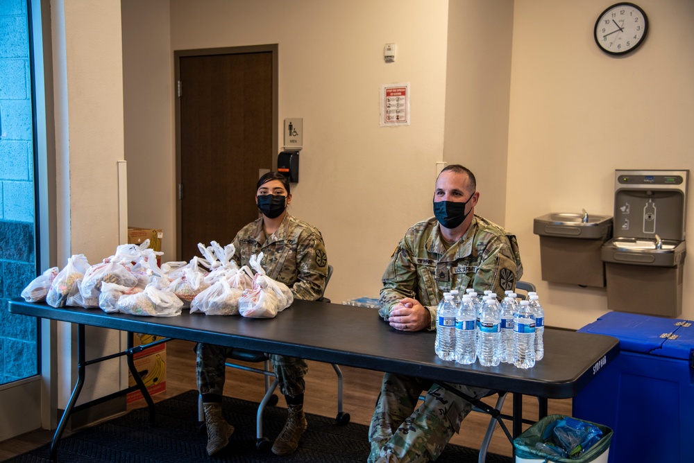 AZNG Soldiers serve homeless