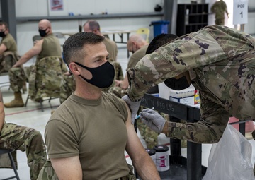 Al Dhafra medics receive, distribute first large batch of COVID-19 vaccines