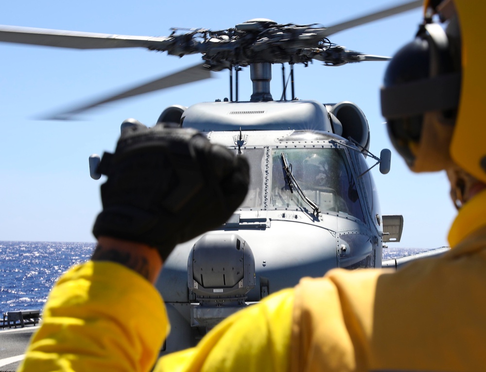 USS Benfold Conducts Flight Operations