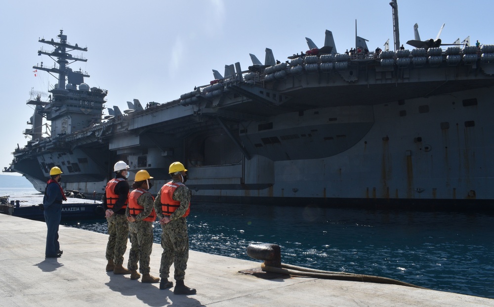 DVIDS - Images - USS Dwight D. Eisenhower (CVN 69) Arrives in Souda Bay,  Greece [Image 9 of 11]
