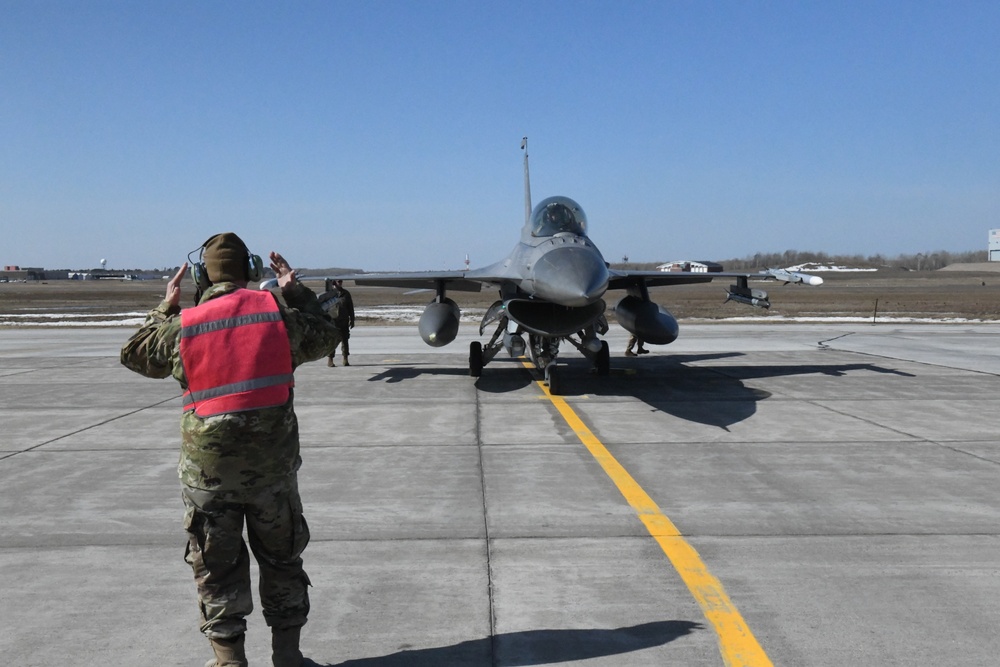 148th Fighter Wing F-16s depart in support of Amalgam Dart 21-02